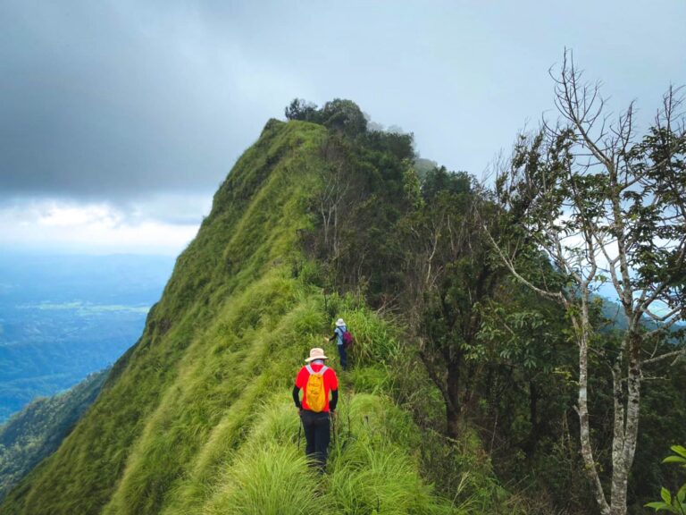 เด่นช้างนอน ทริปเดินป่าคลุกฝุ่นทัวร์